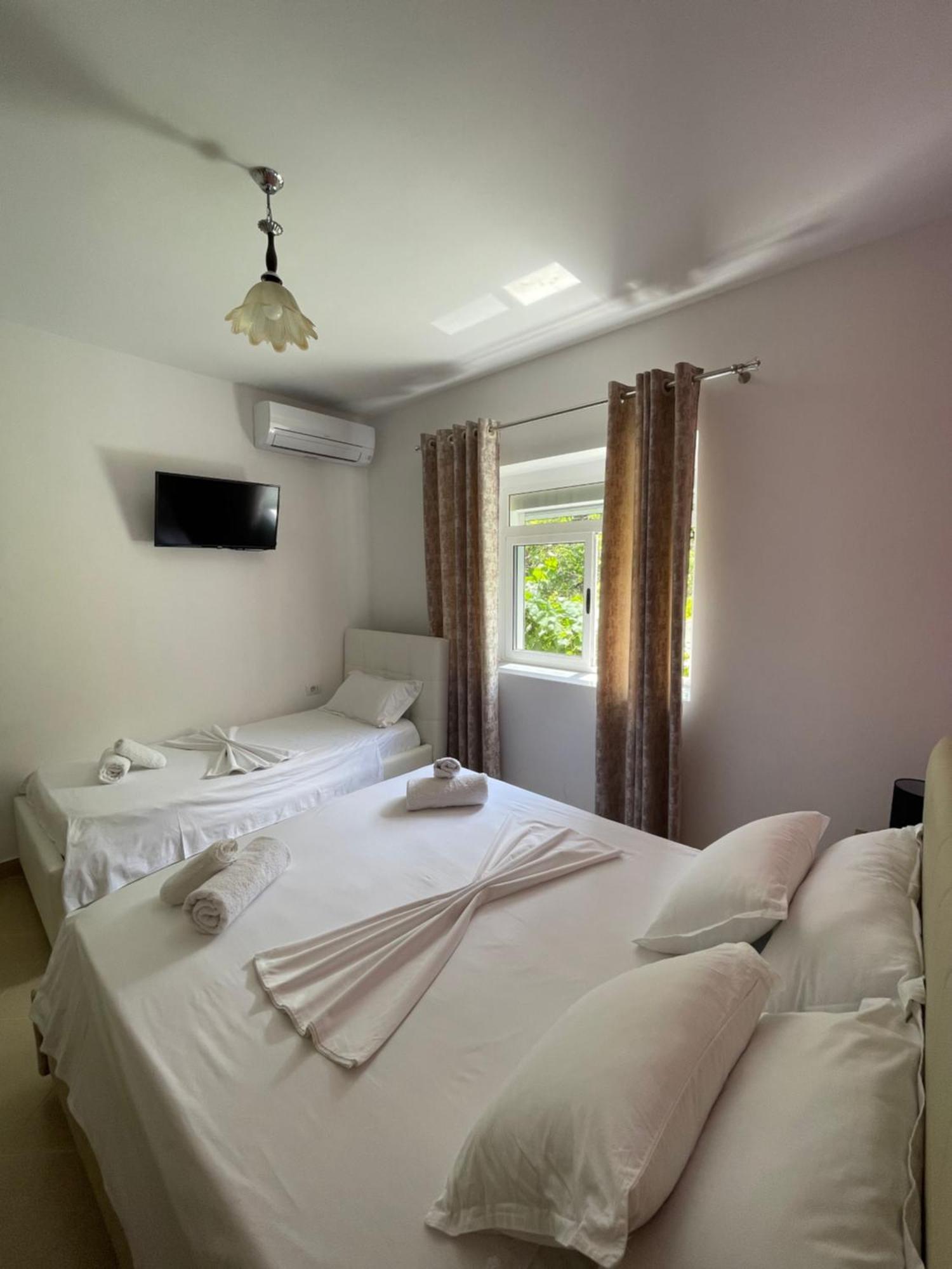 Eljos House Permet Hotel Exterior photo