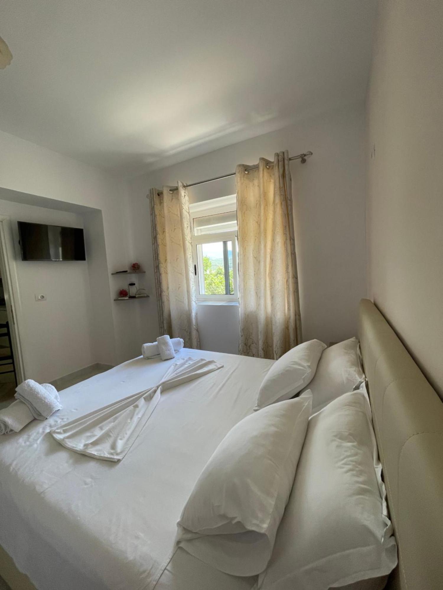 Eljos House Permet Hotel Exterior photo